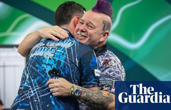 Peter Wright turns back the years to dethrone Luke Humphries at PDC World Darts