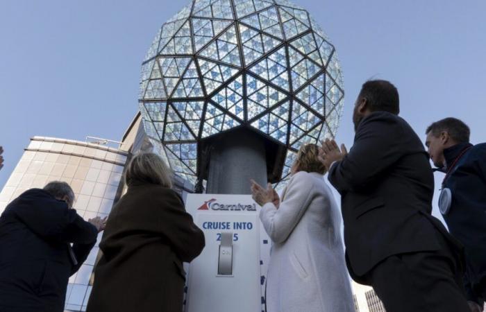 Times Square ball takes final test for New Year’s Eve