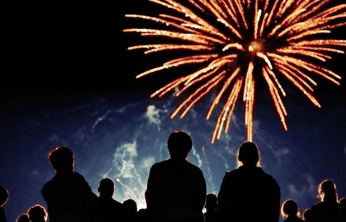 Popular ball and fireworks for New Year's Eve Place des Palmistes in Cayenne