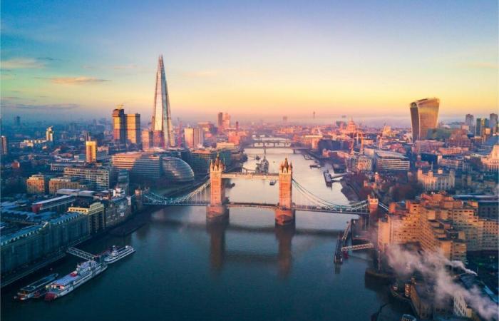 There Is A New Fee and Form For Americans Traveling To London In 2025