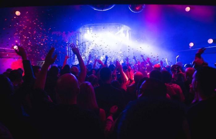 EVE CABARET LA DANCING: Former Theater transformed into a club (From €45 + Open Bubbles + Consumption) – Les Etoiles – Paris, 75010