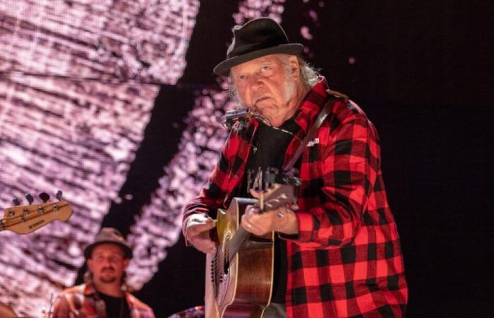 Neil Young performs 'Pardon My Heart' for the first time in 50 years