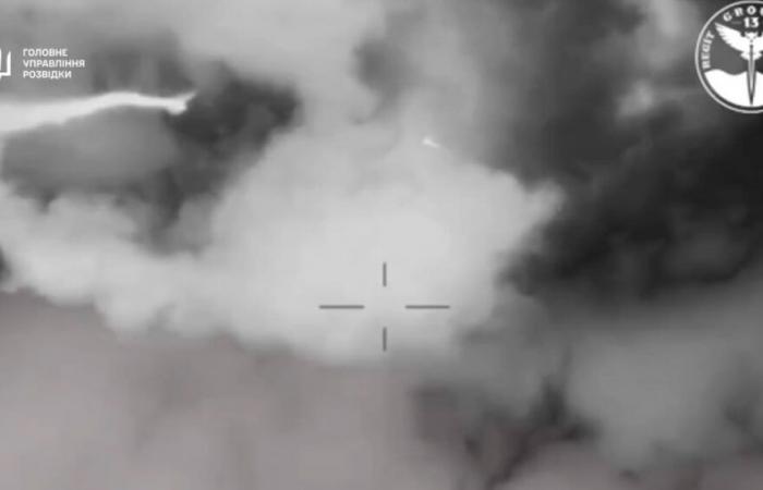 VIDEO – Ukrainian naval drone destroys Russian helicopter with missile, a first