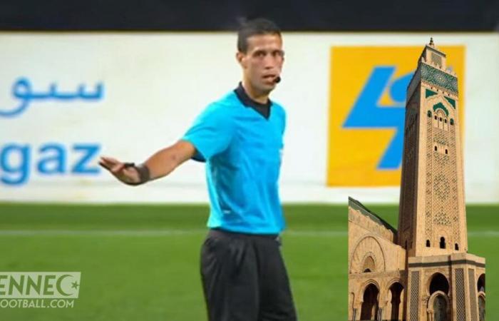 a referee suspends the match to listen to the Adhan (Video)