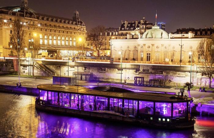 FAMOUS BOAT PARTY NEW YEAR 2025 ON THE SEINE PARIS BOAT PARTY (MAGICAL VIEW OF PARIS BY NIGHT TO TAKE YOUR BREATH) – PENICHE LE QUAI D'ORSAY CONCORDE – PARIS, 75007