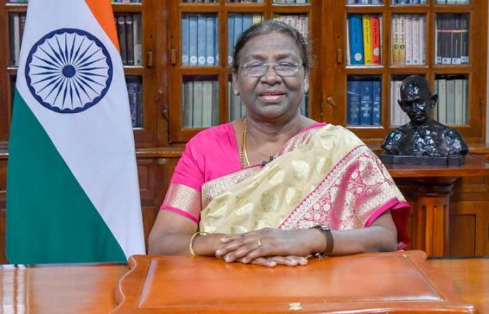 President Murmu greets people on New Year