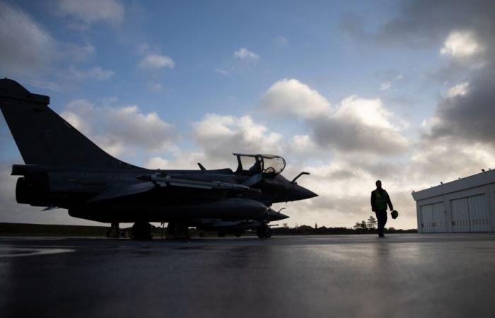 France struck two positions of the Islamic State group in Syria with Rafales and drones