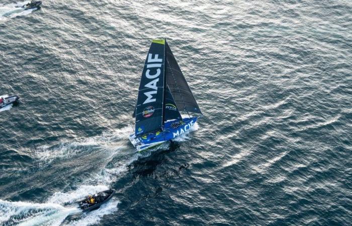 carried by the wind, Charlie Dalin widens the gap at the head of the Vendée Globe