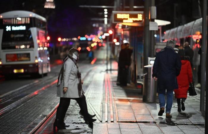 Irvine Welsh demands streets of Edinburgh are given ‘back to the people’ on Hogmanay