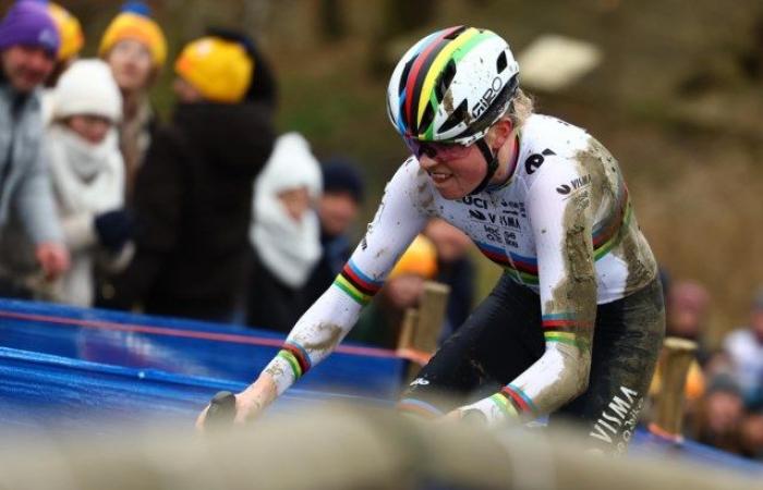 Fem van Empel trumps Lucinda Brand in a mighty sprint and wins GP Sven Nys after a phenomenal race