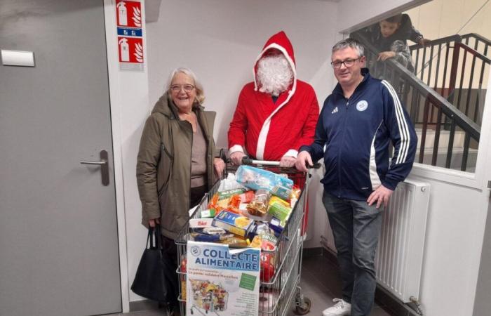 this football club collected more than 350 kg of food for an association