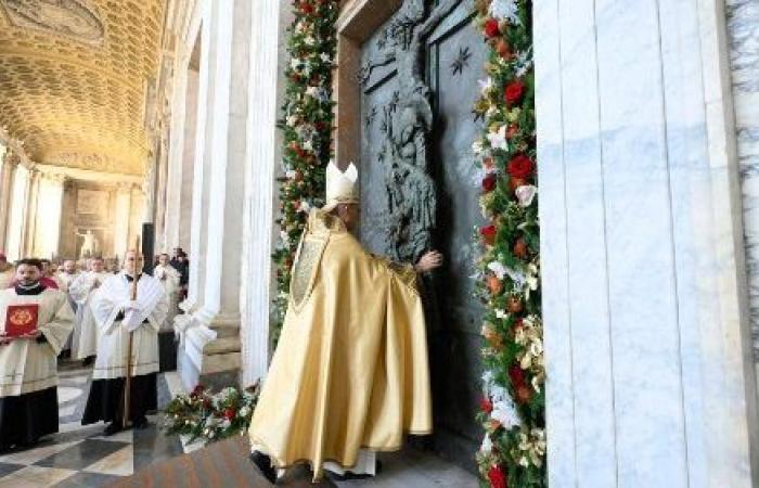 The Holy Door opened at Sainte-Marie-Majeure