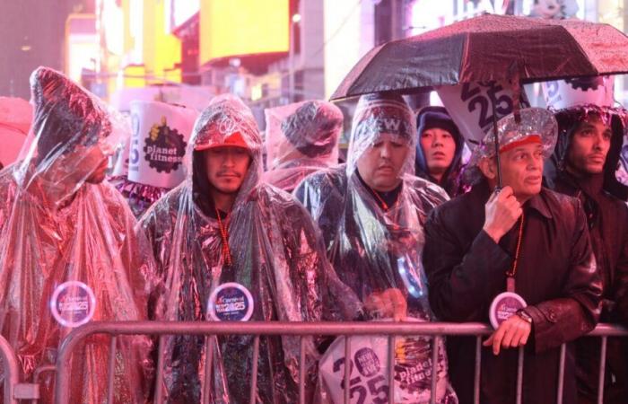 Could lightning strikes impact Times Square New Year’s Eve ball drop? – NBC New York