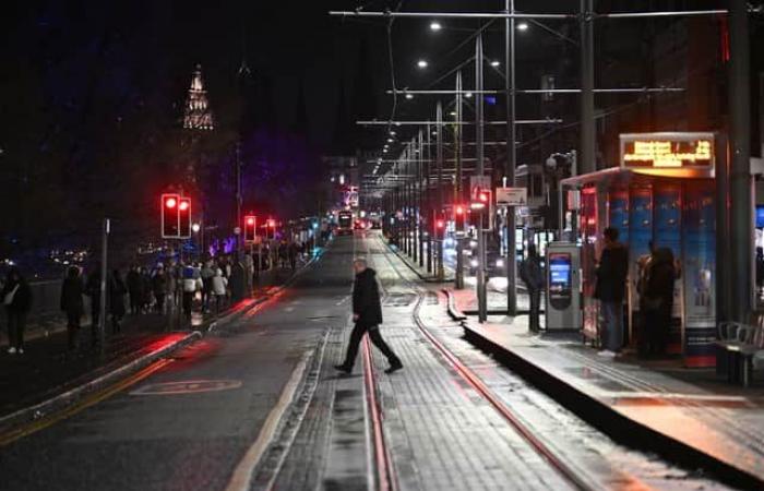 Irvine Welsh demands streets of Edinburgh are given ‘back to the people’ on Hogmanay