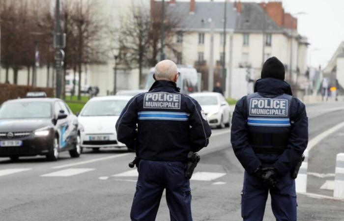 For greater efficiency, Bourges municipal police officers will ride standing cyclos