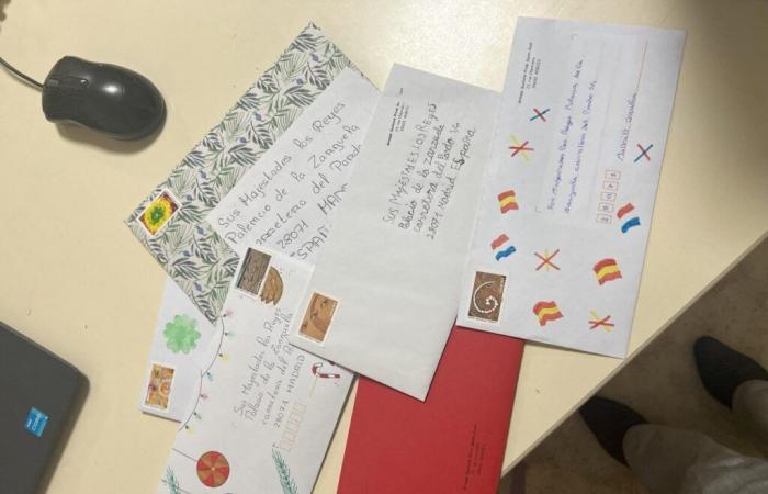 these middle school students from Jura wrote to a famous person and they are hoping for a response