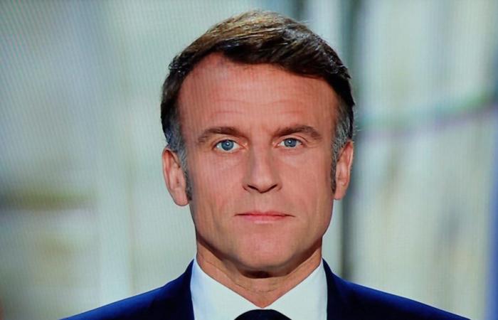 the reactions of the political class after Emmanuel Macron's wishes