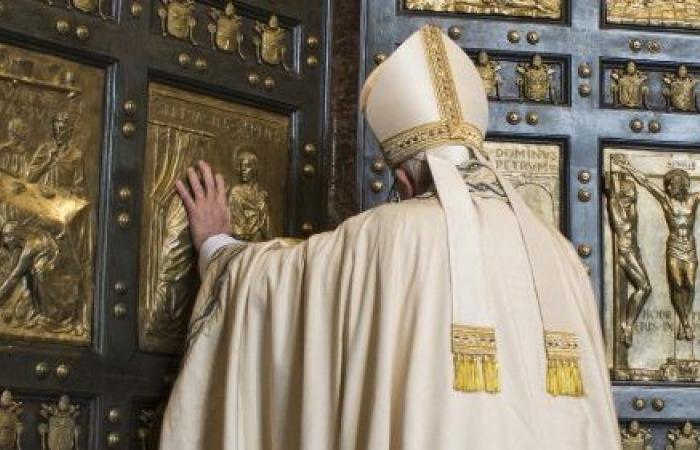 The Holy Door opened at Sainte-Marie-Majeure