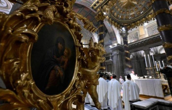 The Holy Door opened at Sainte-Marie-Majeure