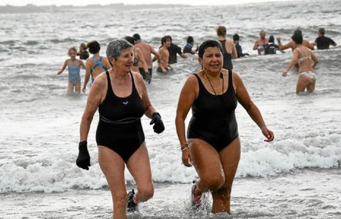 “My feet are cold!” »: the intrepid first swimmers of the year met at Larmor-Plage