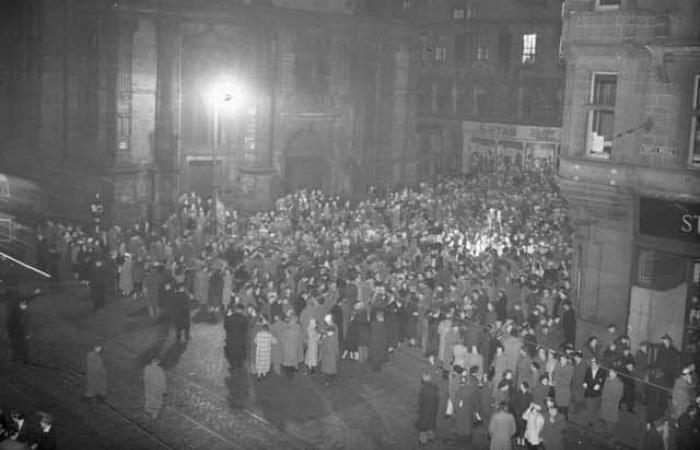 Irvine Welsh demands streets of Edinburgh are given ‘back to the people’ on Hogmanay