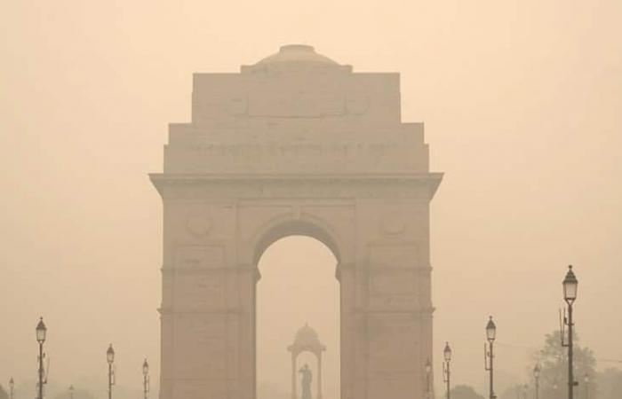 Delhi’s Air Quality Index Deteriorates to ‘Poor’ as Cold Wave Lingers