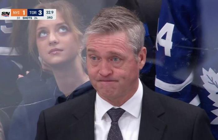 Patrick Roy pulls his goalie during a faceoff in his zone (and gets scored)