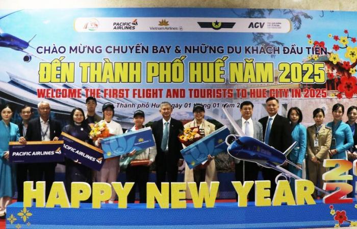 Nearly 3,000 tourists arrive in Da Nang on the first day of the New Year