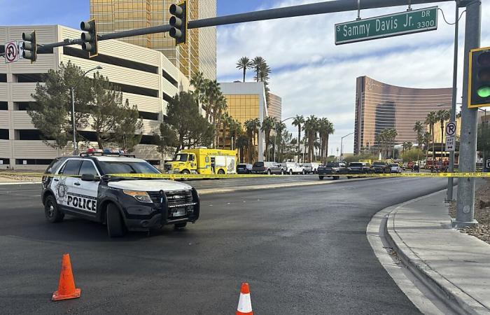 Las Vegas: vehicle explodes in front of Trump hotel, one dead