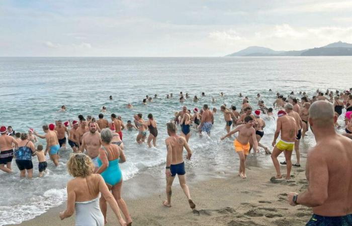 Where does the tradition of New Year's bathing come from?