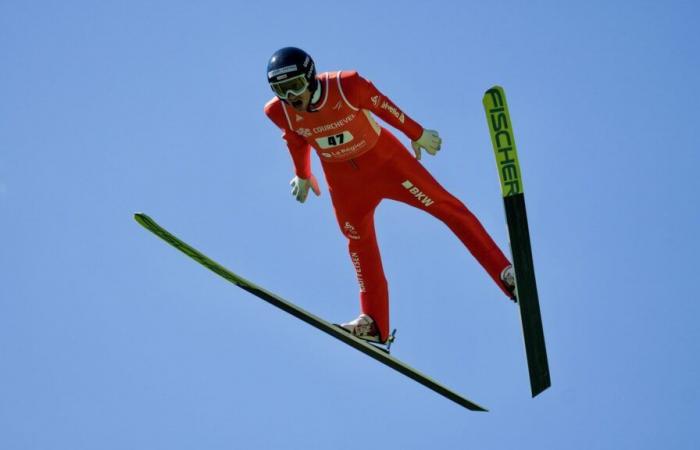 Gregor Deschwanden launches 2025 on the podium