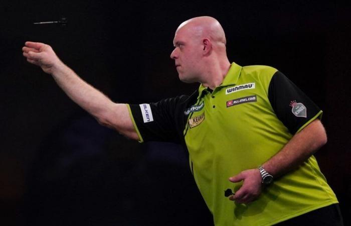 Latest updates as Van Gerwen targets final place ahead of Littler vs Bunting