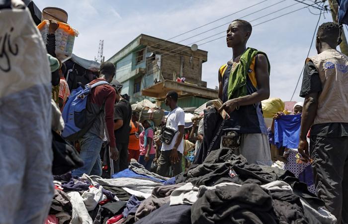 Fire destroys Ghana’s main second-hand clothes market