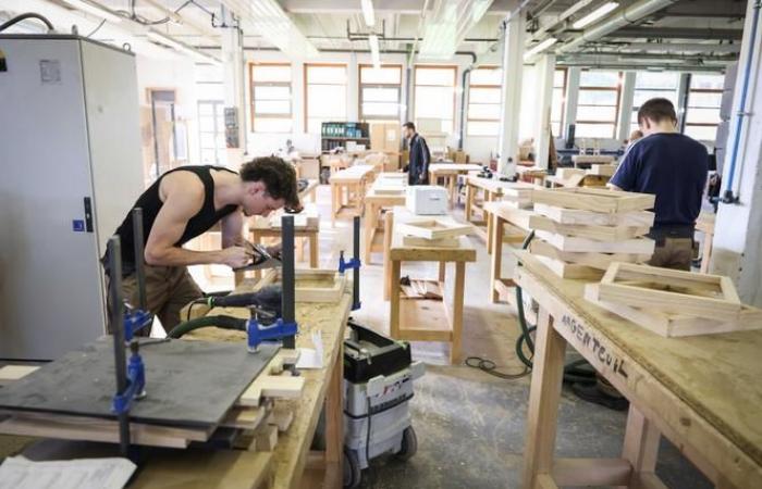 Curb on hiring bonuses for apprentices