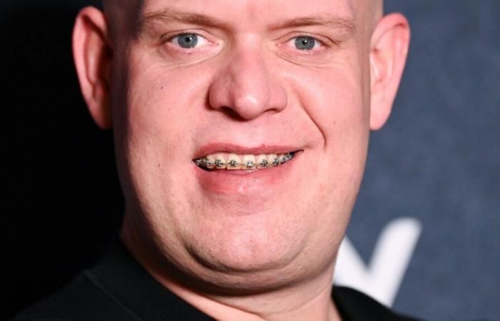 Michael van Gerwen’s teeth trouble explained as darts champion endures year of dental surgery