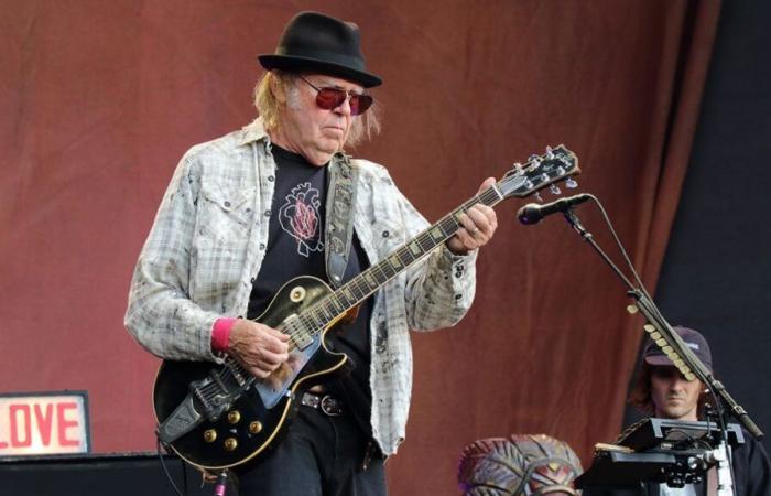 Fans will be disappointed: Neil Young withdraws from Glastonbury festival for a curious reason