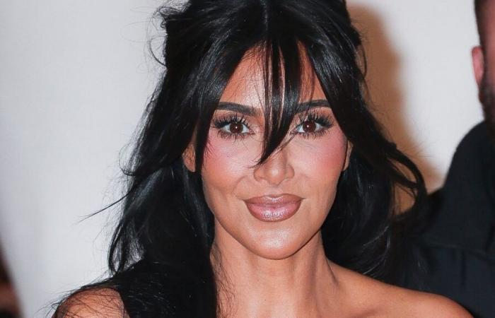 Kim Kardashian unveils a bob for the new year