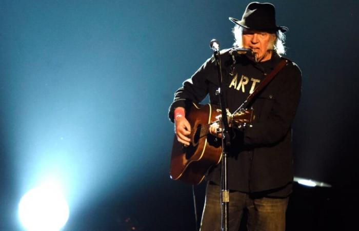 Neil Young pulls out of Glastonbury festival, accusing it of being ‘under control’ of BBC