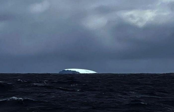 duel in the Atlantic, iceberg in sight in the Pacific