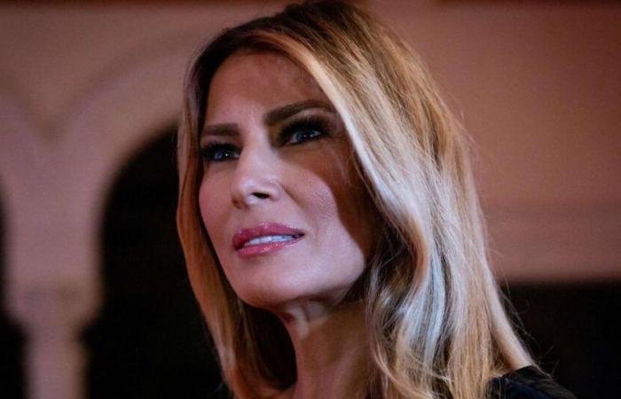 The sublime appearance of Melania Trump in a slit Versace dress to celebrate the New Year