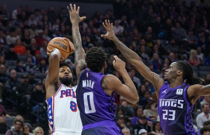 Paul George scores 30 points, but fouls out late as Sixers blow lead in loss to Sacramento Kings