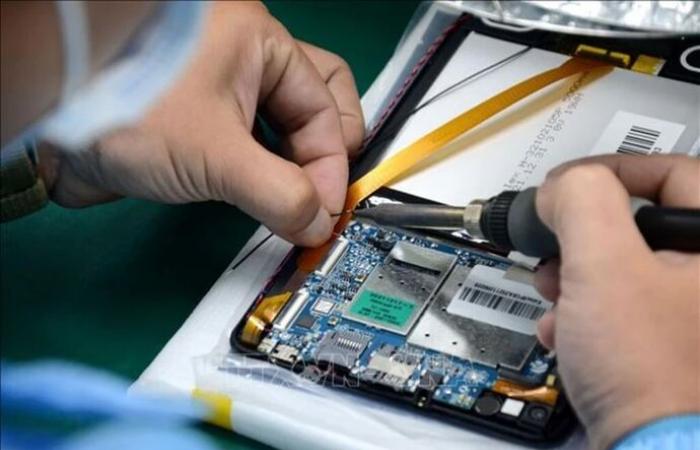 Vietnam strives to boost semiconductor industry growth