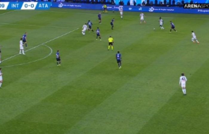 Super Cup, does the referee blow the whistle for the start of Inter-Atalanta? The shocking reaction of the stadium – Libero Quotidiano