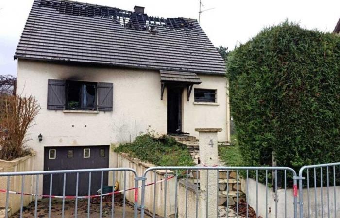 His house is destroyed by fire on New Year's Day, south of Caen