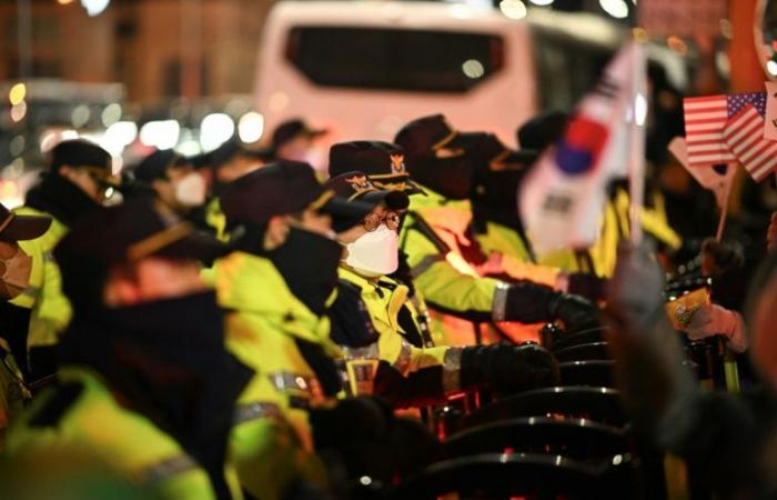 In Seoul, pro and anti-Yoon demonstrators clash