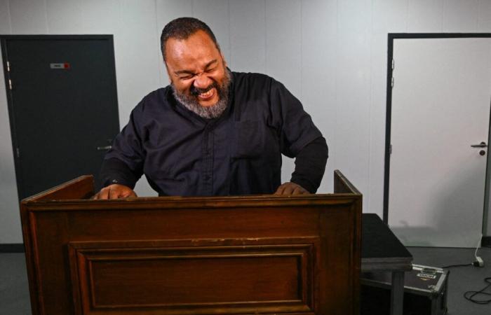 the police headquarters bans Dieudonné's new show in Paris