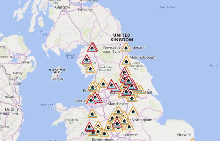 Weather latest: Up to 30cm of snow to blanket UK as Met Office warn of freezing rain and power cuts