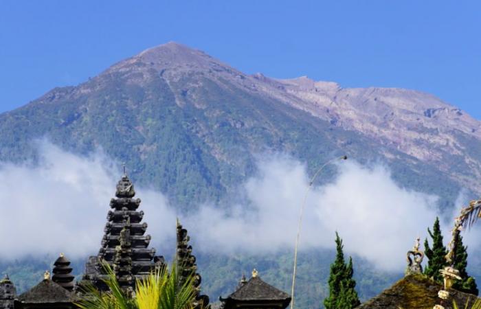 Intense Search Underway On Bali’s Mount Agung As Tourist Goes Missing