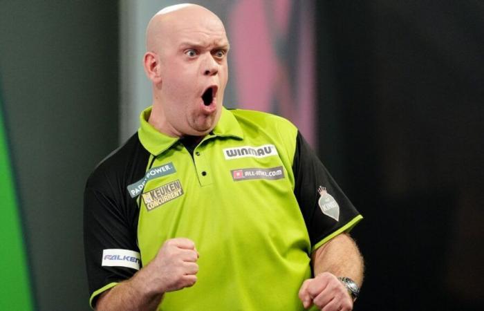 World Darts Championship: Michael van Gerwen beats Chris Dobey to reach final