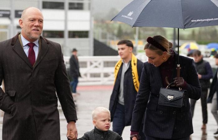 Lucas Tindall steals the show from his parents during a horse race!